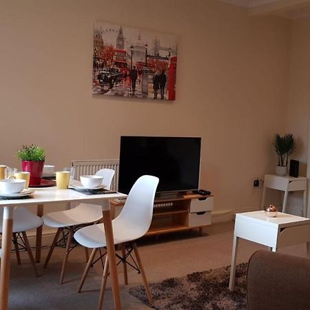 Bellaliving 2 Bedroom Apartment - Luton Luton  Bagian luar foto
