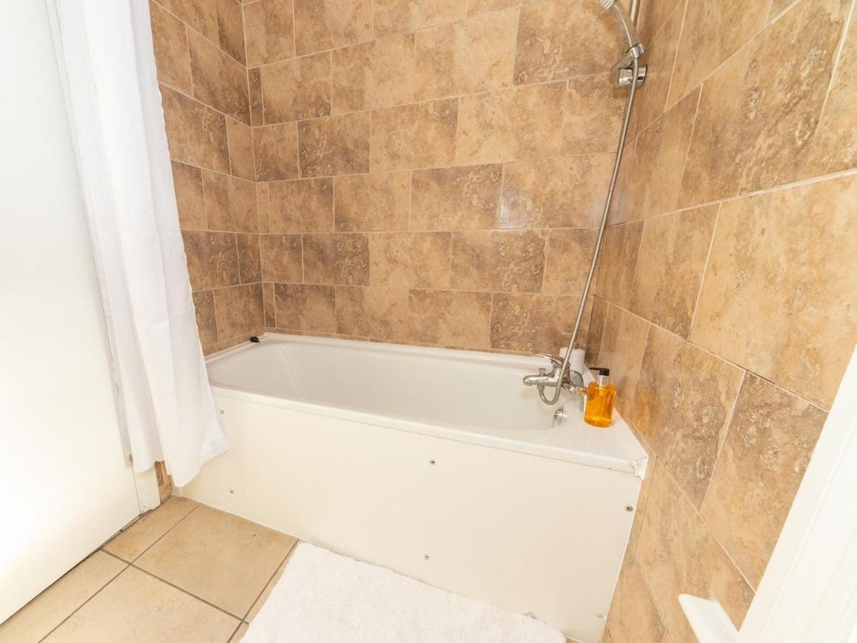 Bellaliving 2 Bedroom Apartment - Luton Luton  Bagian luar foto
